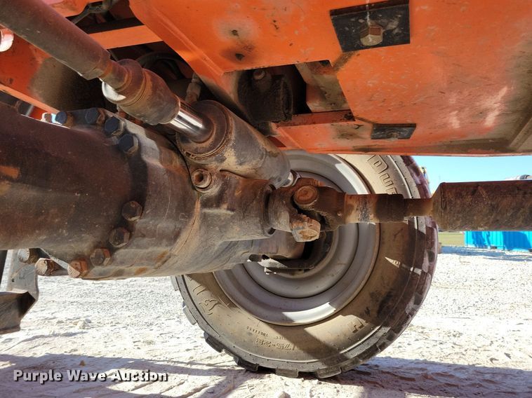 image for item DN4185 2013 JLG Skytrak 8042  telehandler