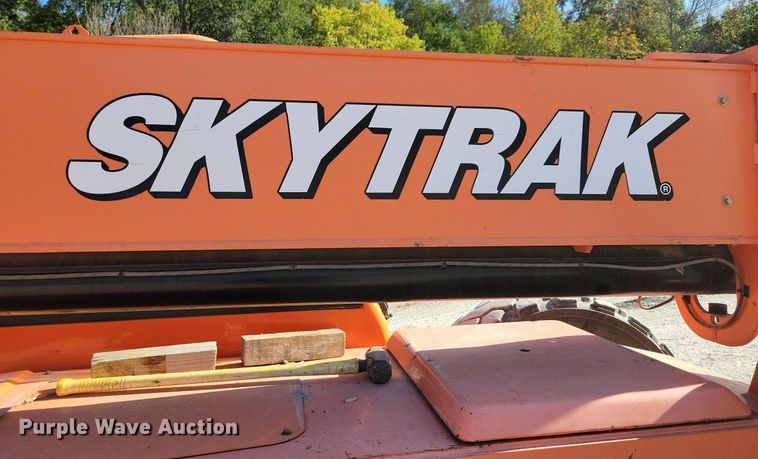 image for item DN4185 2013 JLG Skytrak 8042  telehandler