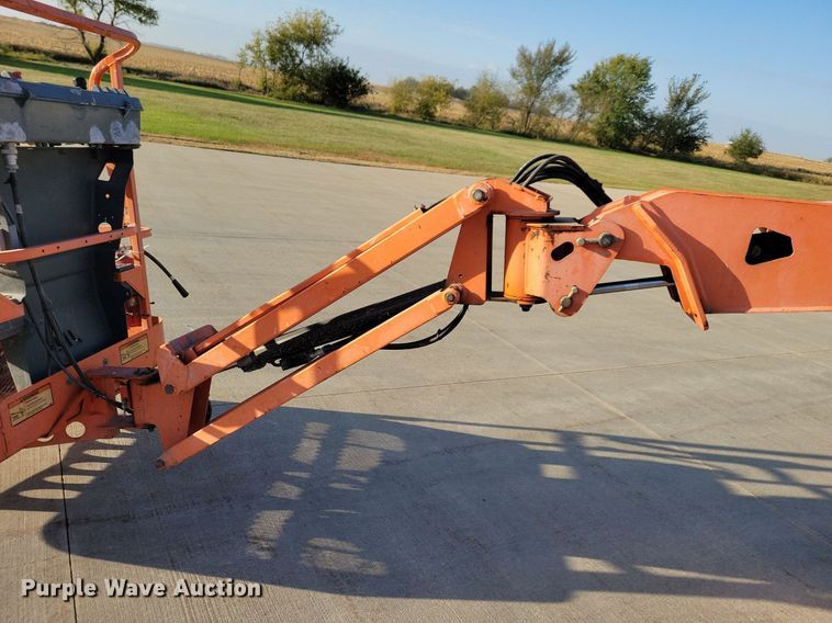 image for item DN4186 2004 JLG E300AJP  boom lift