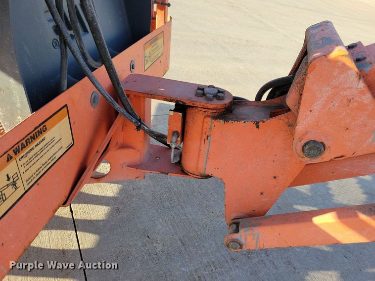 image for item DN4186 2004 JLG E300AJP  boom lift