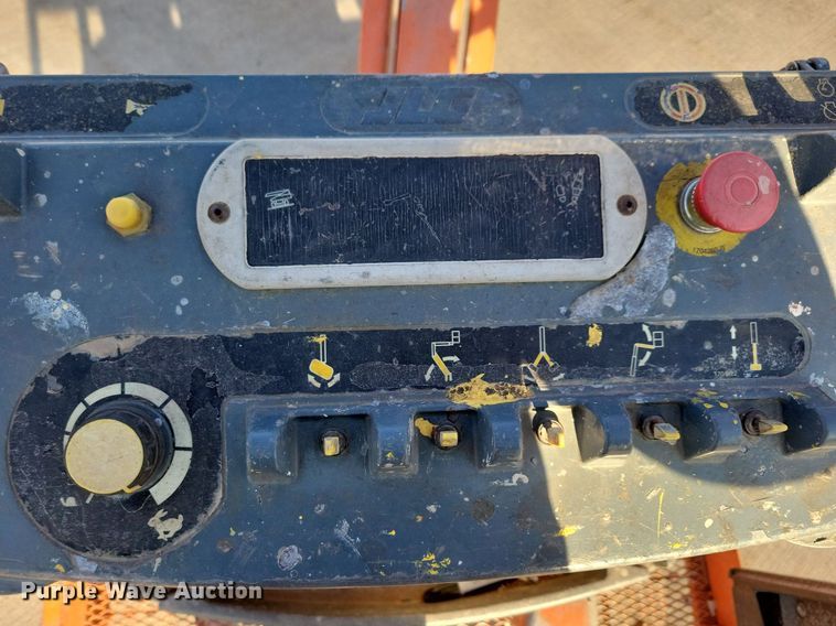 image for item DN4186 2004 JLG E300AJP  boom lift