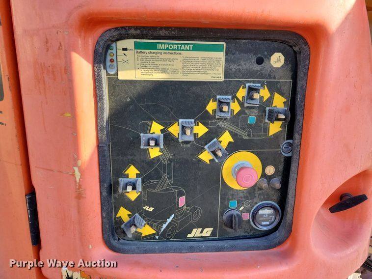 image for item DN4186 2004 JLG E300AJP  boom lift