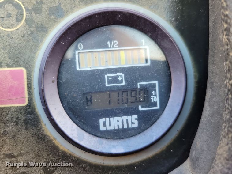 image for item DN4186 2004 JLG E300AJP  boom lift