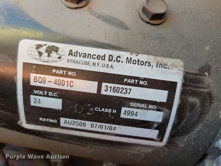 image for item DN4186 2004 JLG E300AJP  boom lift