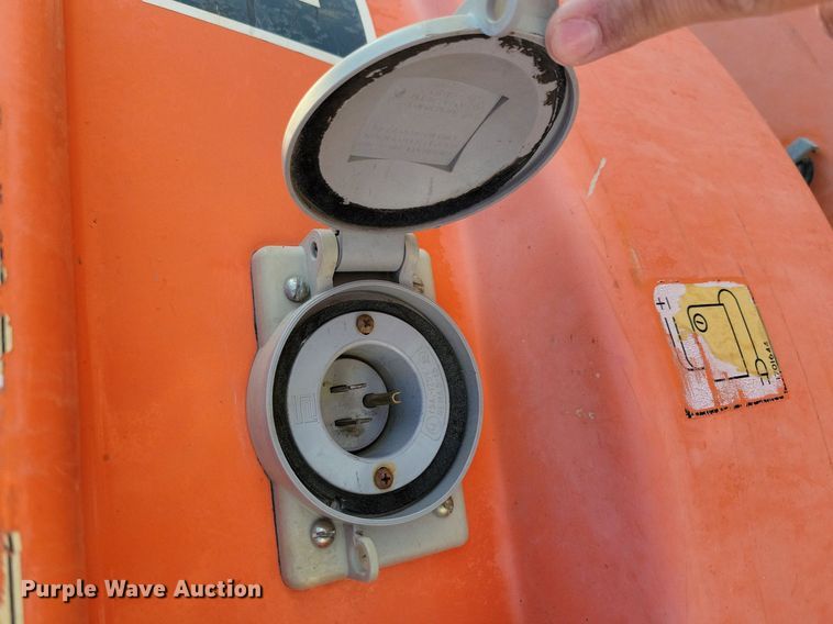 image for item DN4186 2004 JLG E300AJP  boom lift