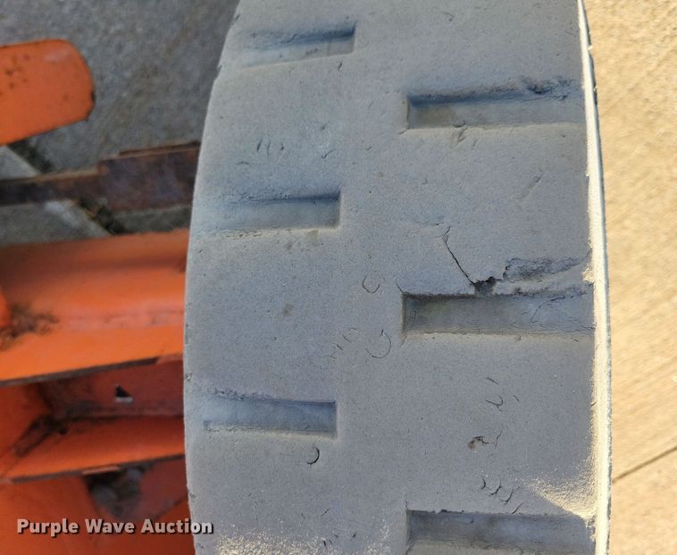 image for item DN4186 2004 JLG E300AJP  boom lift