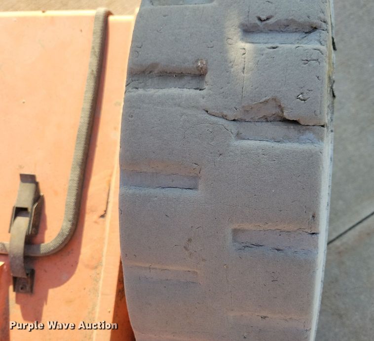 image for item DN4186 2004 JLG E300AJP  boom lift