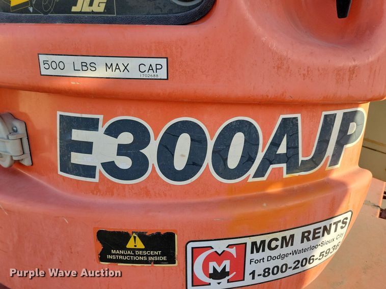 image for item DN4186 2004 JLG E300AJP  boom lift