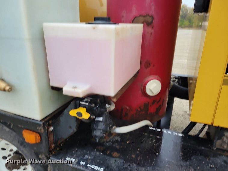 image for item DN4192 2011 Vermeer LP555 SDT  vacuum excavator