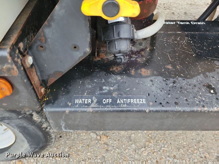 image for item DN4192 2011 Vermeer LP555 SDT  vacuum excavator