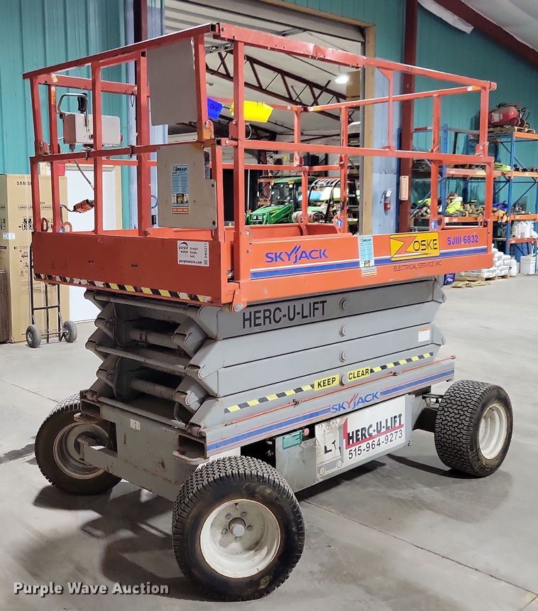 image for item DN4211 Skyjack SJIII 6832  scissor lift