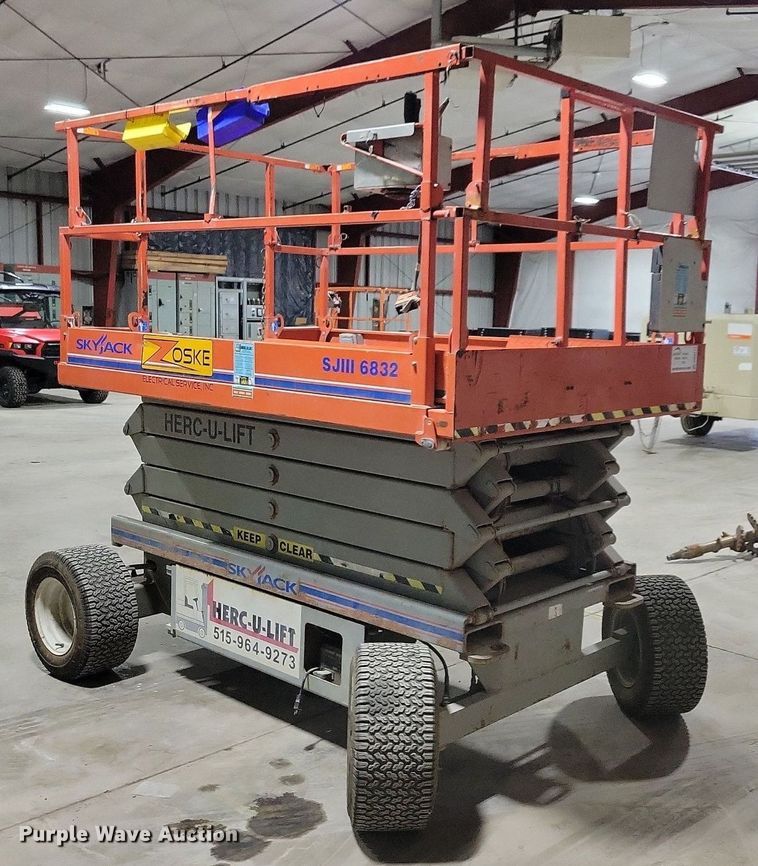 image for item DN4211 Skyjack SJIII 6832  scissor lift