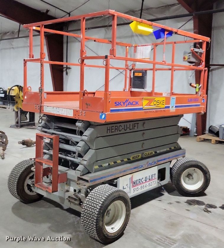 image for item DN4211 Skyjack SJIII 6832  scissor lift