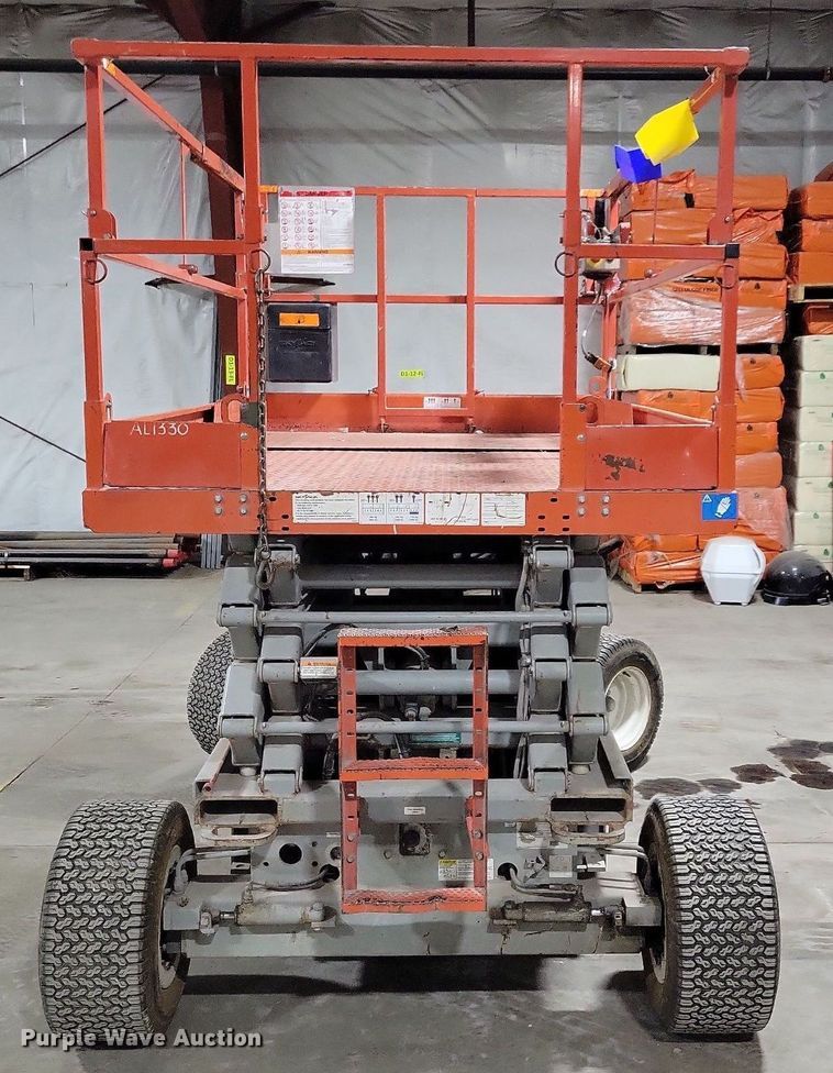 image for item DN4211 Skyjack SJIII 6832  scissor lift