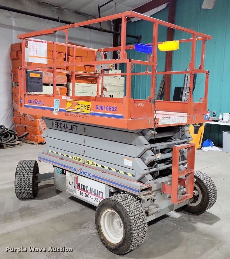 image for item DN4211 Skyjack SJIII 6832  scissor lift