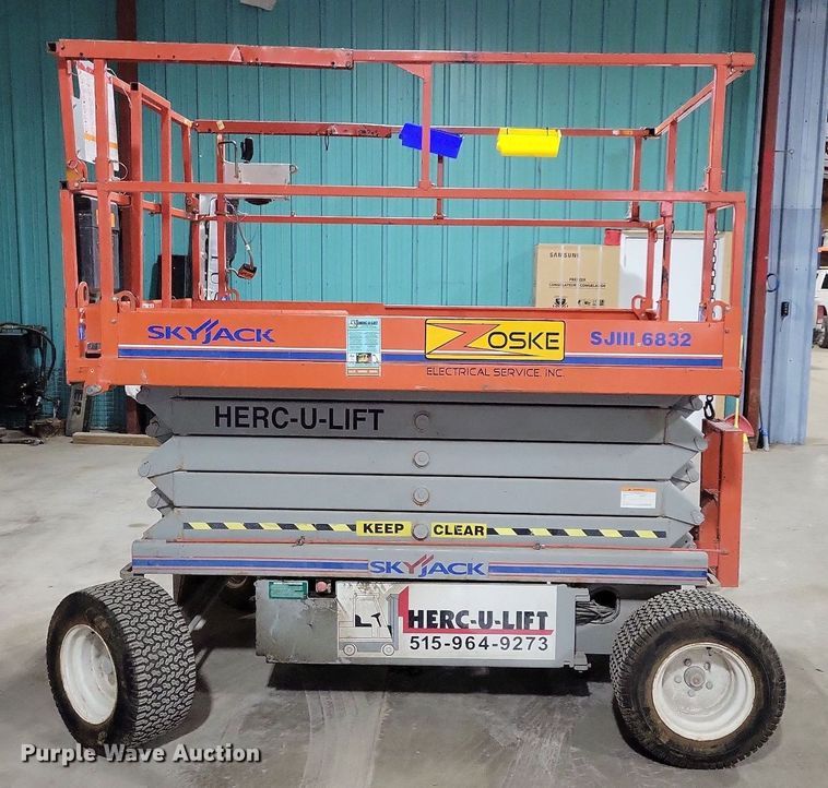 image for item DN4211 Skyjack SJIII 6832  scissor lift