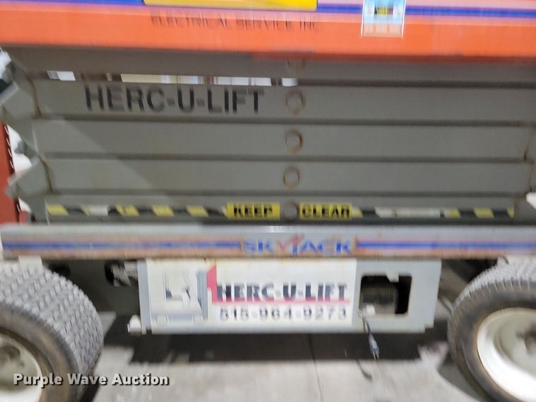 image for item DN4211 Skyjack SJIII 6832  scissor lift