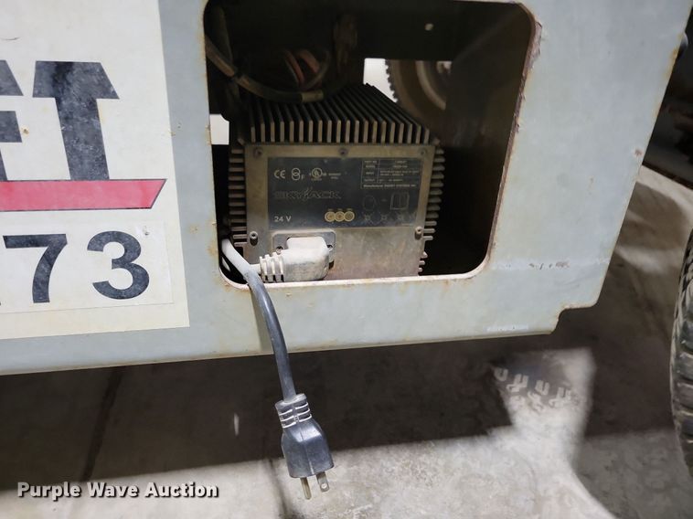 image for item DN4211 Skyjack SJIII 6832  scissor lift