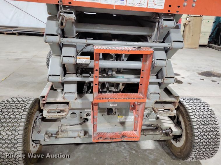 image for item DN4211 Skyjack SJIII 6832  scissor lift