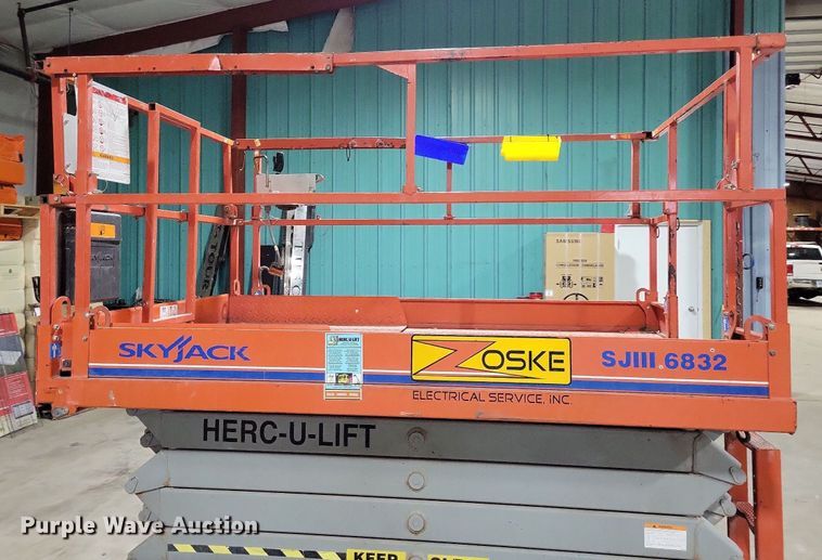 image for item DN4211 Skyjack SJIII 6832  scissor lift