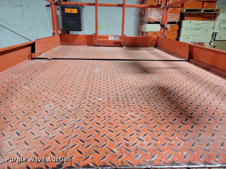 image for item DN4211 Skyjack SJIII 6832  scissor lift