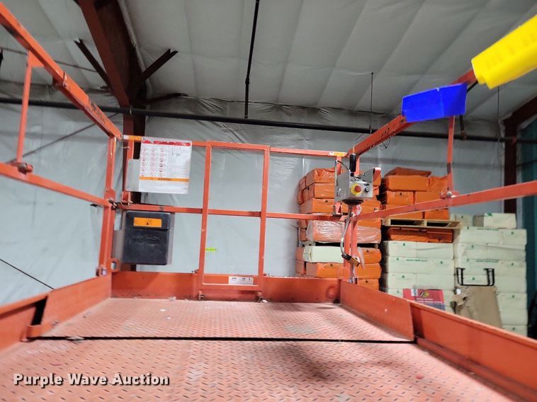 image for item DN4211 Skyjack SJIII 6832  scissor lift