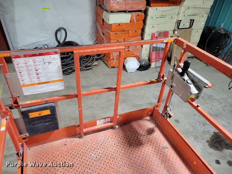 image for item DN4211 Skyjack SJIII 6832  scissor lift