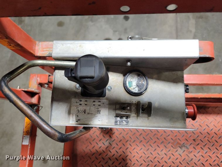 image for item DN4211 Skyjack SJIII 6832  scissor lift