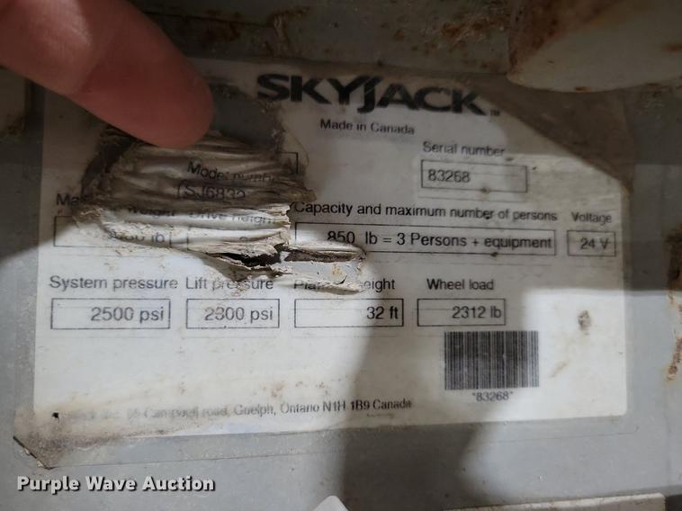 image for item DN4211 Skyjack SJIII 6832  scissor lift