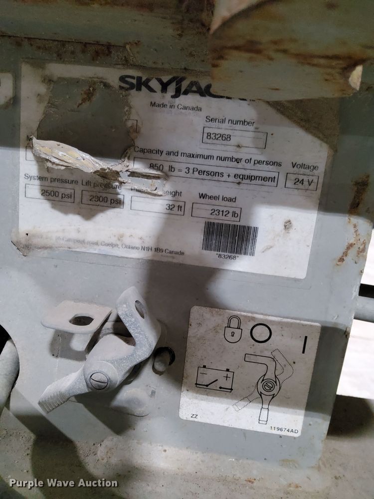 image for item DN4211 Skyjack SJIII 6832  scissor lift