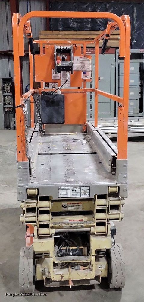 image for item DN4212 2014 JLG 1930ES  scissor lift