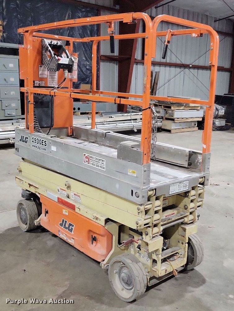 image for item DN4212 2014 JLG 1930ES  scissor lift