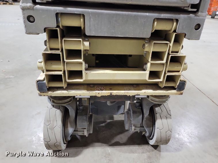 image for item DN4212 2014 JLG 1930ES  scissor lift