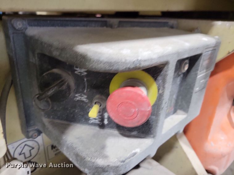 image for item DN4212 2014 JLG 1930ES  scissor lift