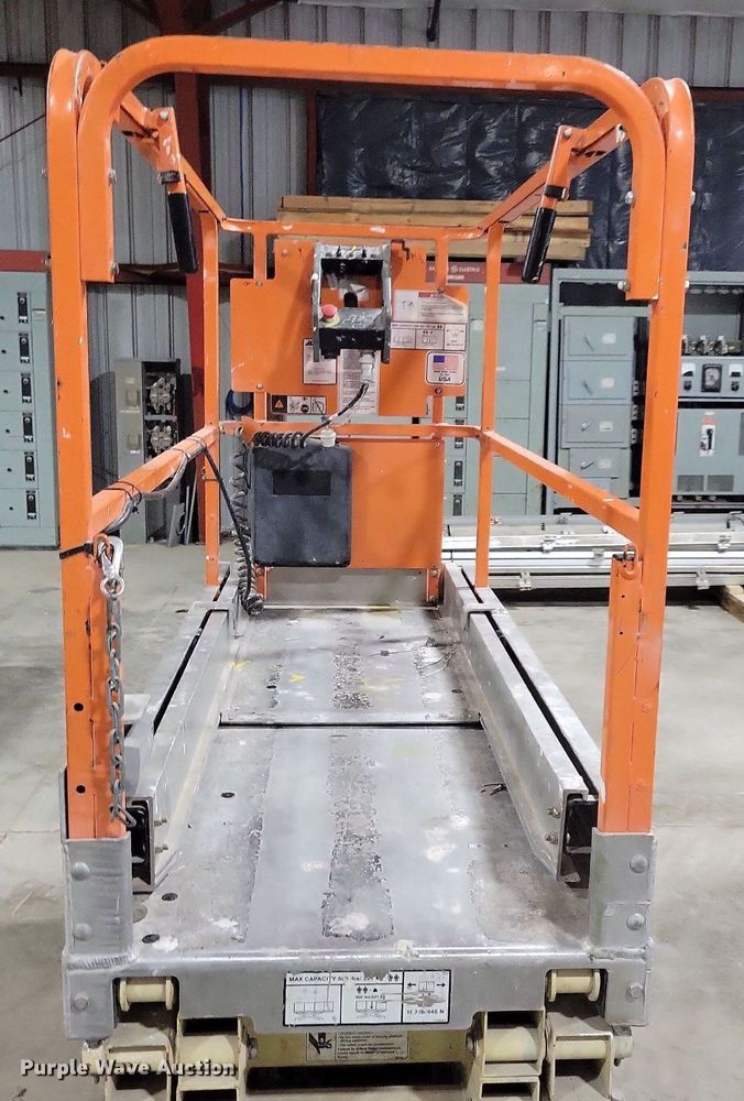 image for item DN4212 2014 JLG 1930ES  scissor lift