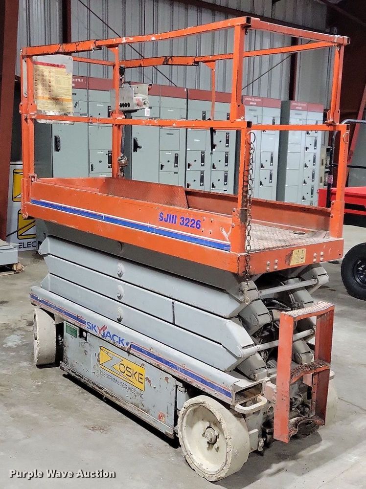 image for item DN4214 Skyjack SJIII 3226  scissor lift