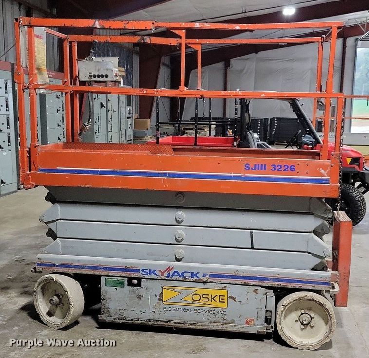 image for item DN4214 Skyjack SJIII 3226  scissor lift