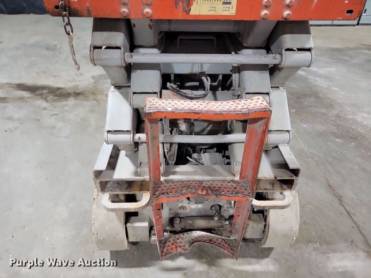 image for item DN4214 Skyjack SJIII 3226  scissor lift