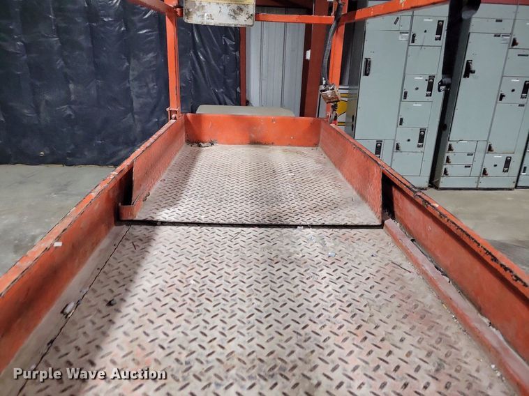 image for item DN4214 Skyjack SJIII 3226  scissor lift