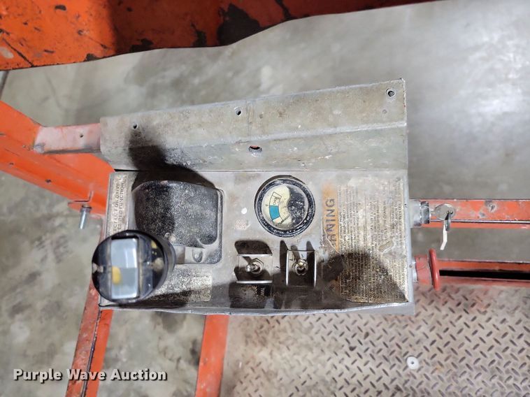 image for item DN4214 Skyjack SJIII 3226  scissor lift