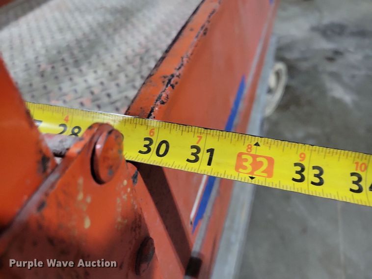 image for item DN4214 Skyjack SJIII 3226  scissor lift