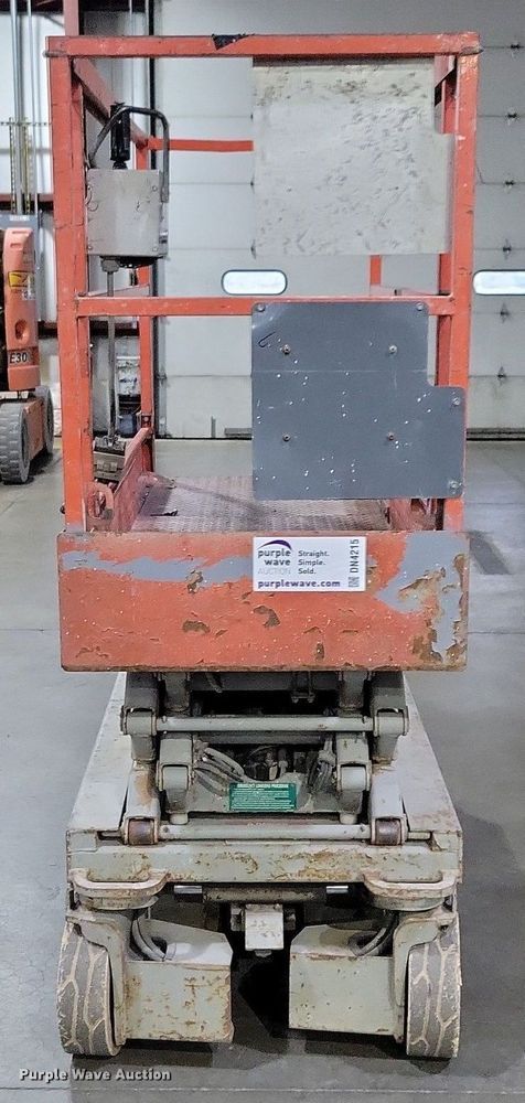 image for item DN4215 2007 Skyjack SJIII 3219  scissor lift
