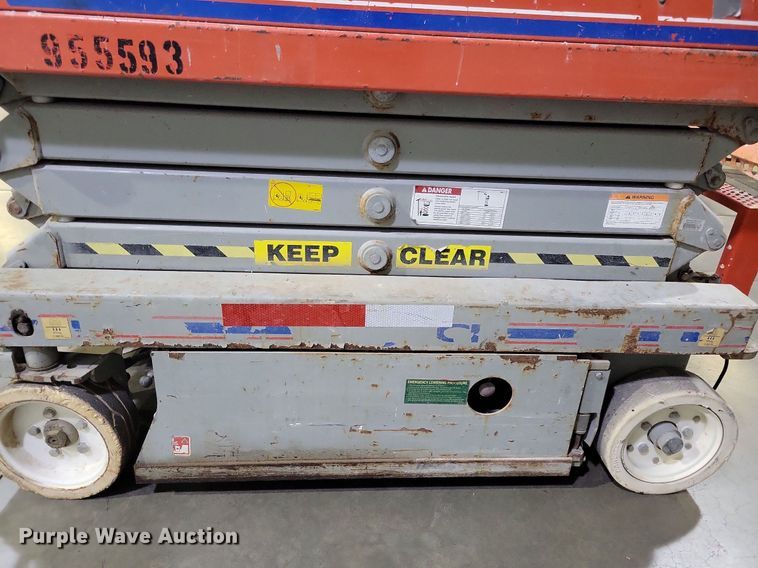 image for item DN4215 2007 Skyjack SJIII 3219  scissor lift
