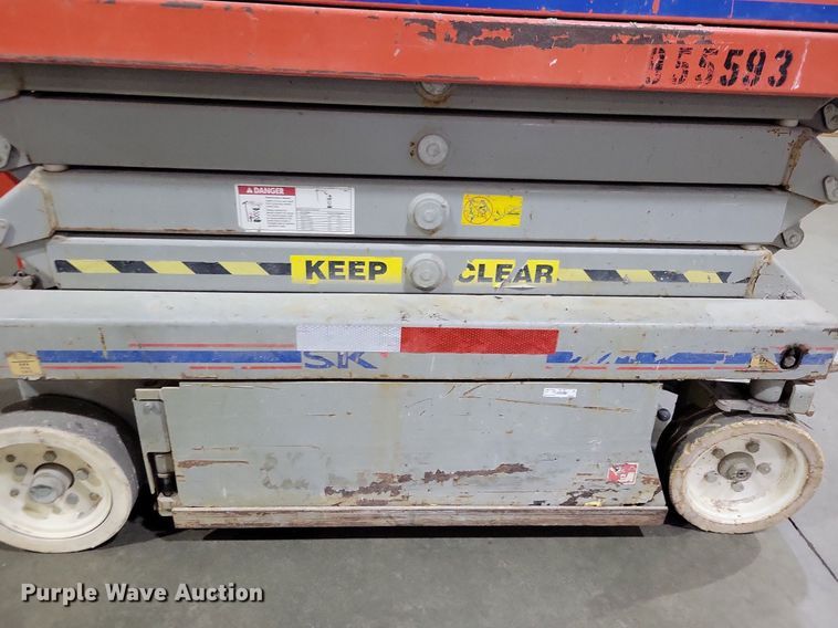 image for item DN4215 2007 Skyjack SJIII 3219  scissor lift
