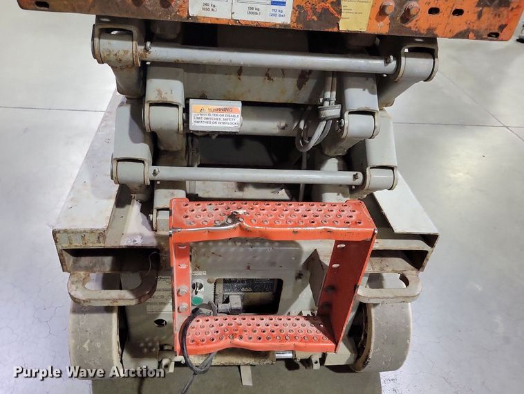 image for item DN4215 2007 Skyjack SJIII 3219  scissor lift