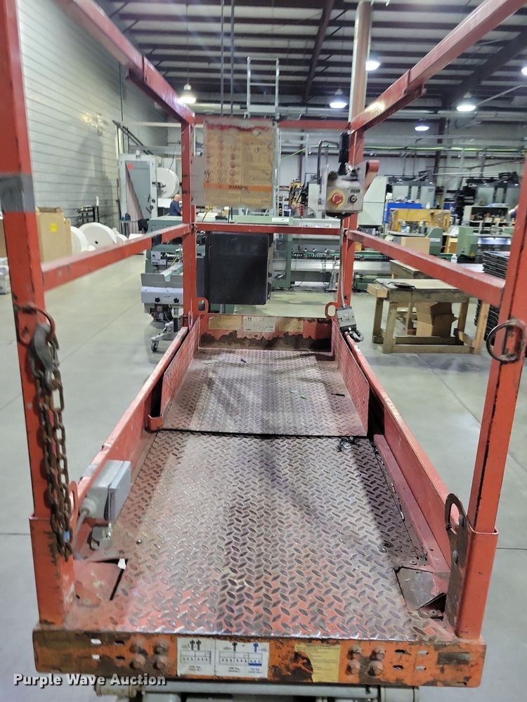 image for item DN4215 2007 Skyjack SJIII 3219  scissor lift