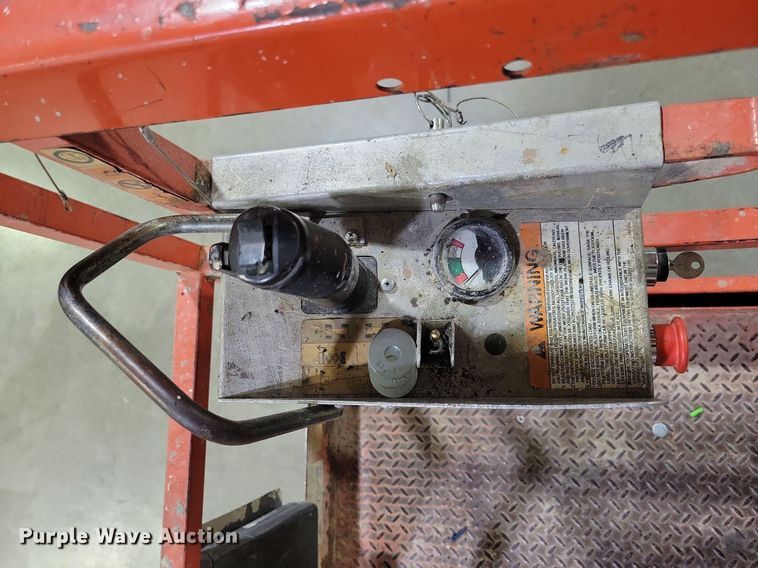image for item DN4215 2007 Skyjack SJIII 3219  scissor lift