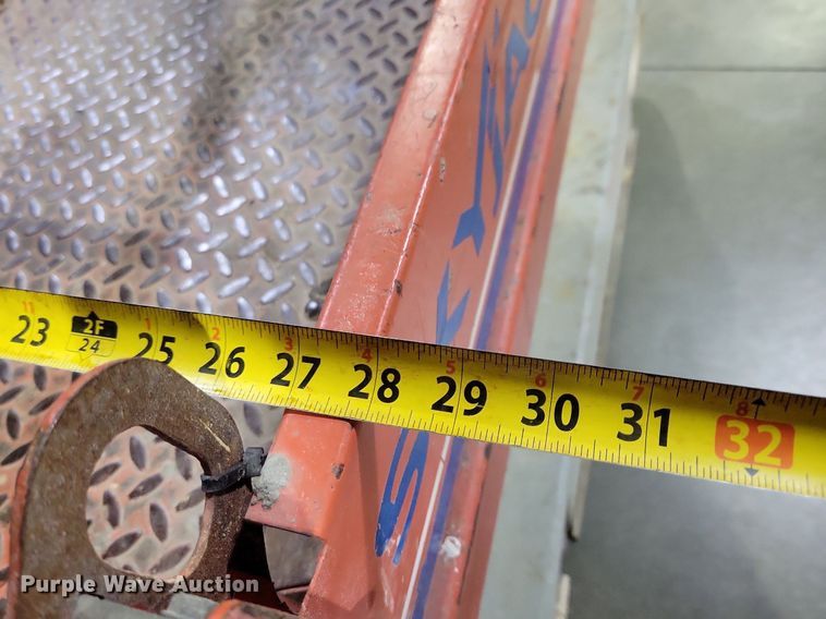 image for item DN4215 2007 Skyjack SJIII 3219  scissor lift