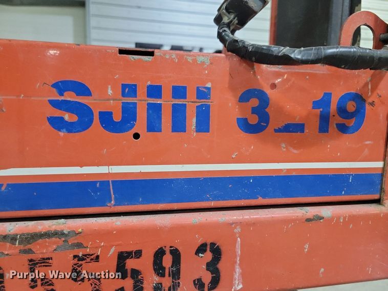 image for item DN4215 2007 Skyjack SJIII 3219  scissor lift