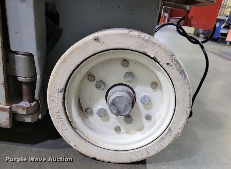 image for item DN4215 2007 Skyjack SJIII 3219  scissor lift